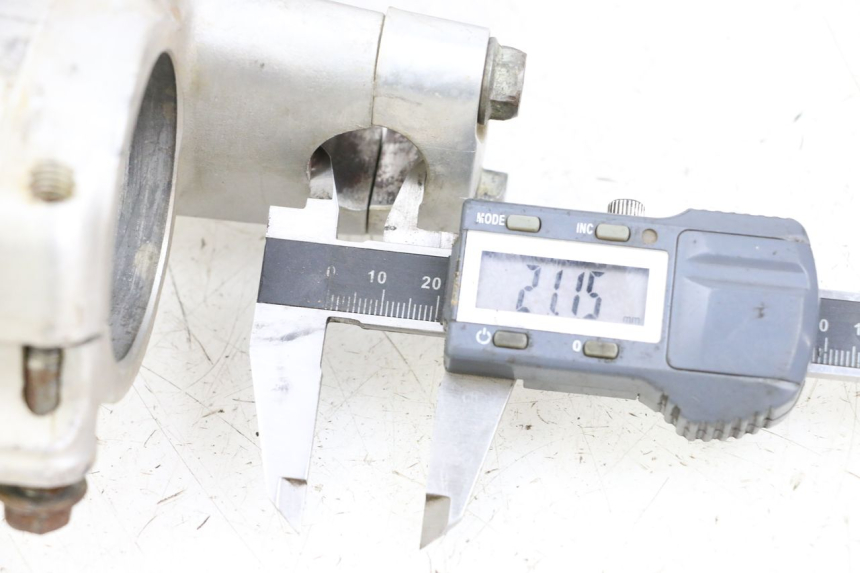 photo de UPPER FORK YOKE HONDA CR 125 (1989 - 1991) - Component detail