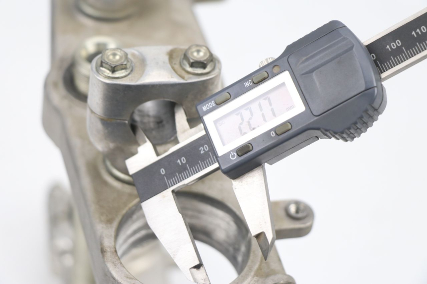 photo de UPPER FORK YOKE HONDA CRF CR-F 450 (2009 - 2012) - Component detail