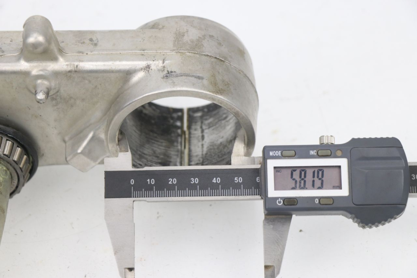 photo de UPPER FORK YOKE HONDA CRF CR-F 450 (2009 - 2012) - Zoom on usage condition