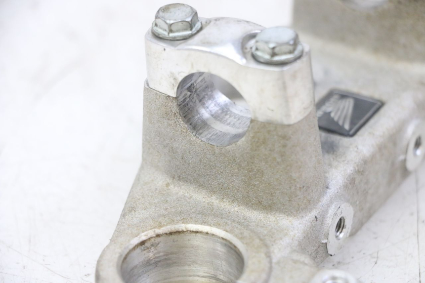 photo de UPPER FORK YOKE HONDA CRF-F CRF F 110 (2019 - 2022) - Alternative perspective