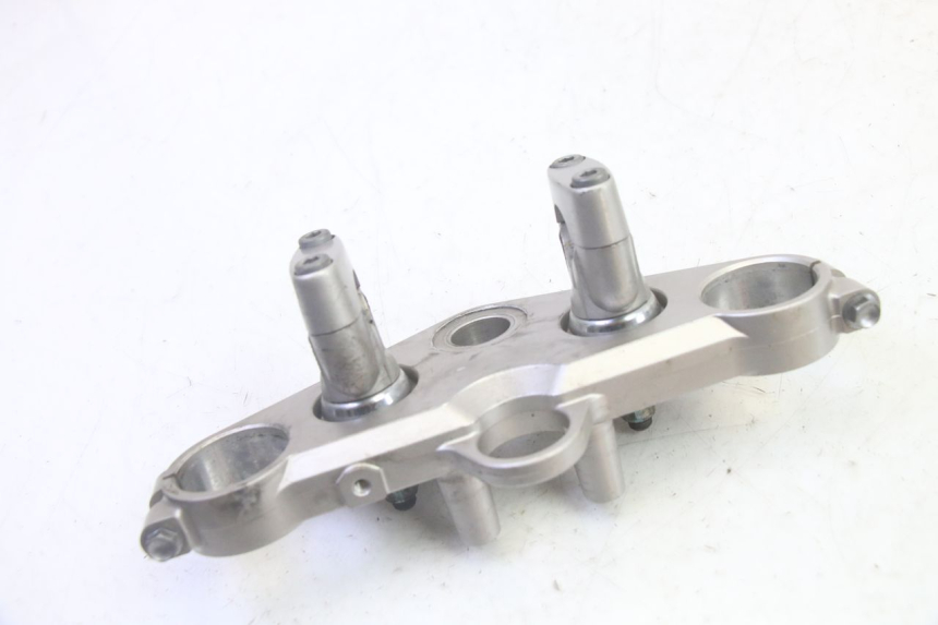 photo de UPPER FORK YOKE SUZUKI DL V STROM 1000 (2002 - 2007) - Alternative perspective