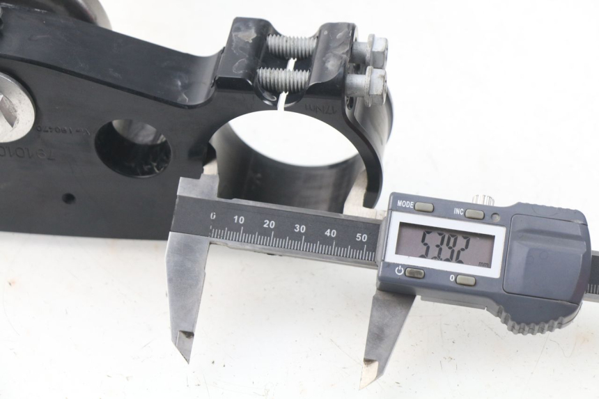 photo de UPPER FORK YOKE HUSQVARNA FC 350 (2019 - 2022) - Zoom on usage condition