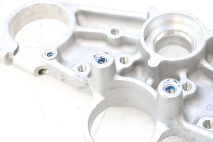 photo de UPPER FORK YOKE YAMAHA FJR 1300 (2001 - 2005) - Fixing points details