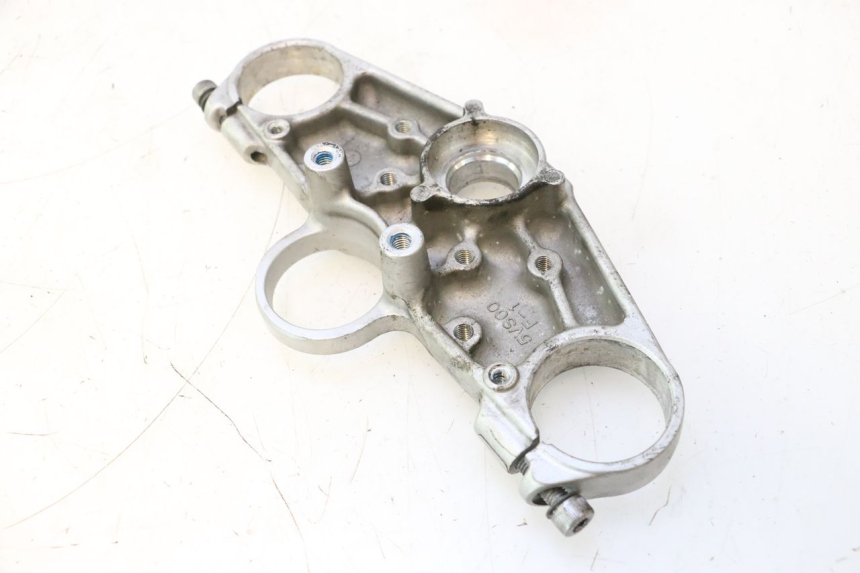 photo de UPPER FORK YOKE YAMAHA FJR 1300 (2001 - 2005) - Technical close-up