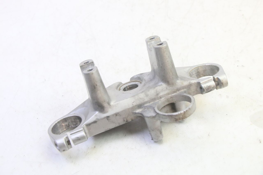 photo de UPPER FORK YOKE YAMAHA FZ6 N FAZER 600 (2004 - 2006) - Zoom on usage condition