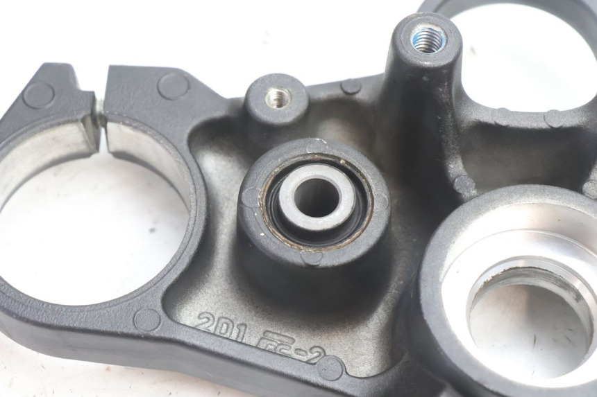 photo de UPPER FORK YOKE YAMAHA FZ8 800 (2010 - 2016) - Fixing points details