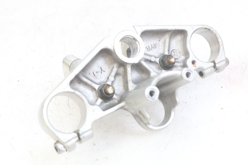photo de UPPER TRIPLE CLAMP YAMAHA FZS FAZER 600 (1998 - 2001) - Technical close-up