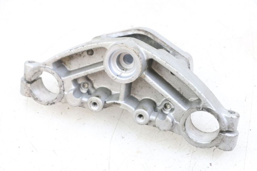 photo de UPPER FORK YOKE HYOSUNG GF 125 (2001 - 2005) - Alternative perspective