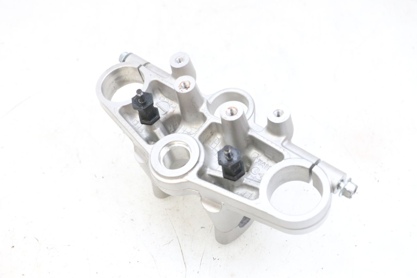 photo de UPPER FORK YOKE SUZUKI GSF N BANDIT 600 (1996 - 1999) - Zoom on usage condition