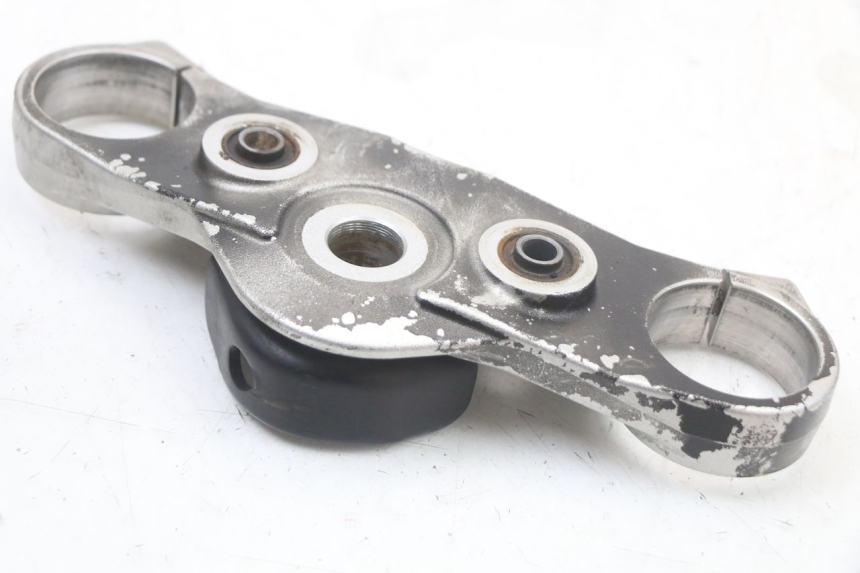 photo de UPPER FORK YOKE SUZUKI GSR 750 (2011 - 2017) - Technical close-up