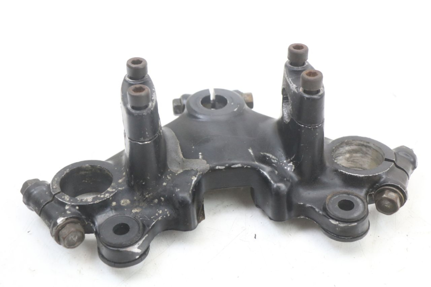 photo de UPPER FORK YOKE SUZUKI GSX E 250 (1982 - 1983) - Component detail