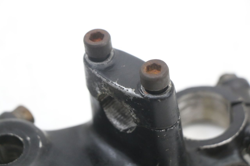 photo de UPPER FORK YOKE SUZUKI GSX E 250 (1982 - 1983) - Product overview