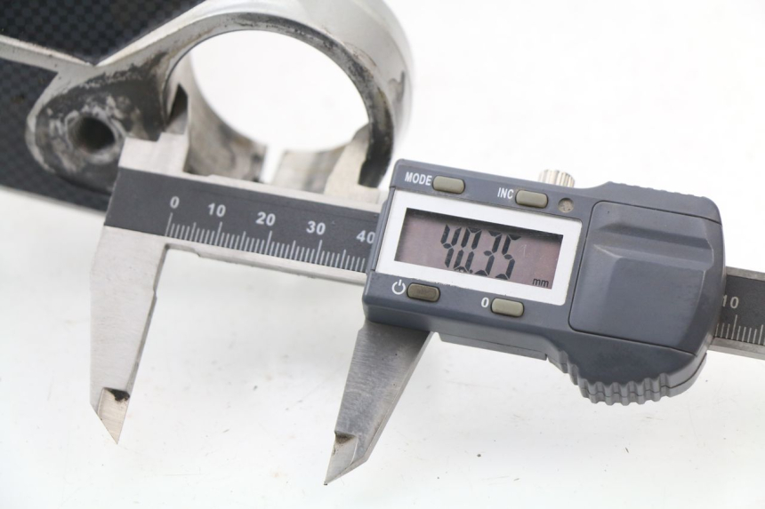 photo de UPPER FORK YOKE SUZUKI GSXF GSX F 600 (1988 - 1997) - Technical close-up