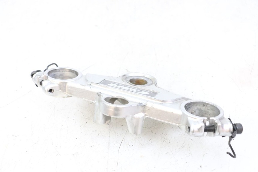 photo de UPPER FORK YOKE HONDA CBR F 1000 (1993 - 1996) - Technical close-up