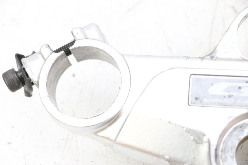 photo de UPPER FORK YOKE HONDA CBR F 1000 (1993 - 1996) - Surface and material condition