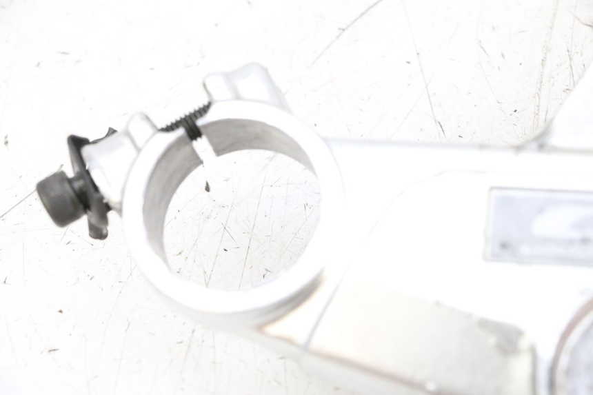 photo de UPPER FORK YOKE HONDA CBR F 1000 (1993 - 1996) - Checked used part