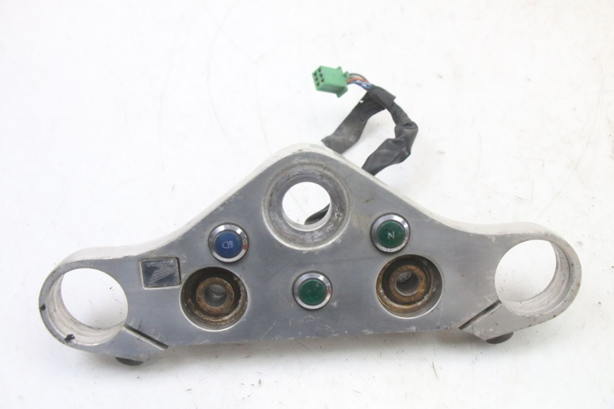 photo de UPPER FORK YOKE HONDA VT C2 SHADOW 750 (1997 - 2001) - Alternative perspective