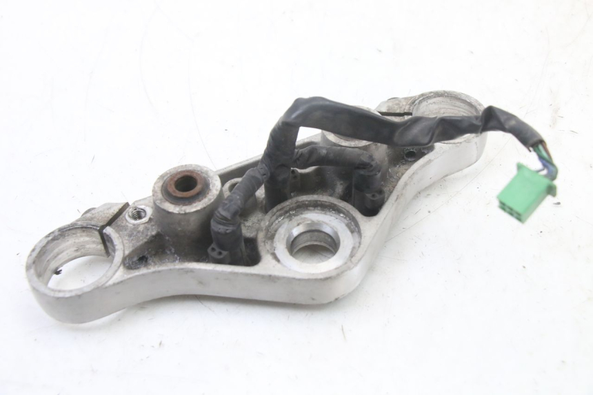 photo de UPPER FORK YOKE HONDA VT C2 SHADOW 750 (1997 - 2001) - Fixing points details