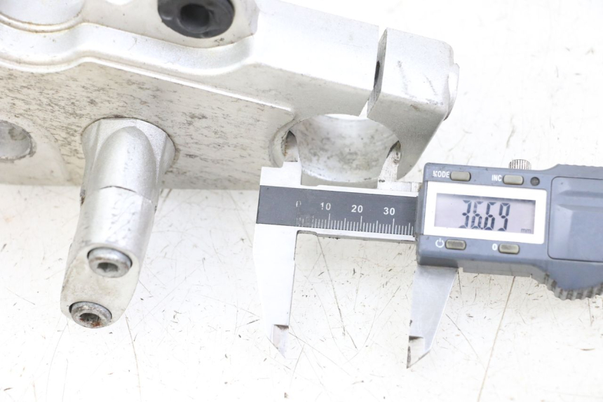 photo de UPPER FORK YOKE JINLUN JL HIGHLANDER 125 (2007 - 2015) - Component detail