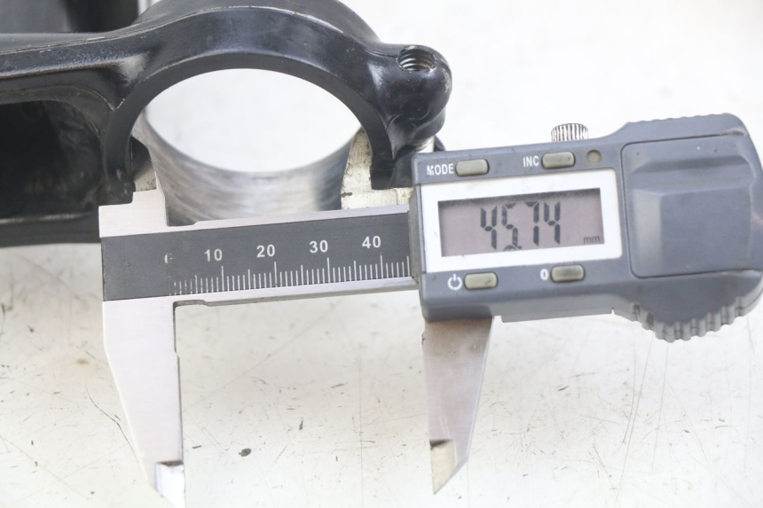 photo de UPPER TRIPLE CLAMP KAWASAKI KX 85 (2001 - 2013) - Component detail