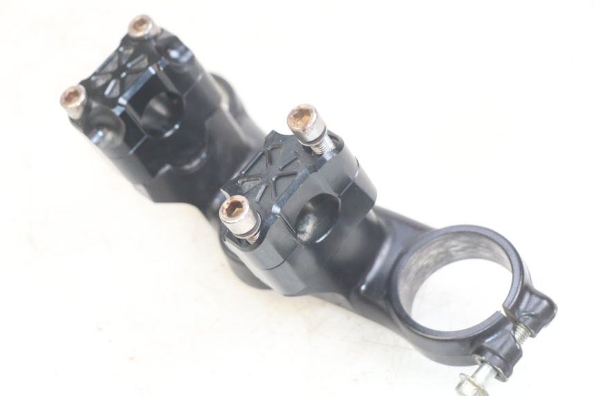 photo de UPPER TRIPLE CLAMP KAWASAKI KX 85 (2001 - 2013) - Fixing points details