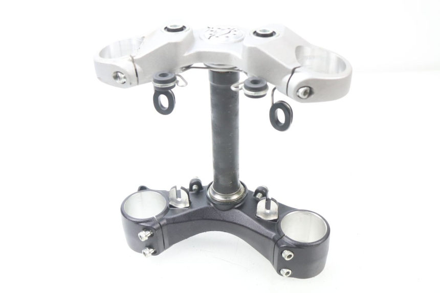 photo de UPPER FORK YOKE DUCATI M796 MONSTER 796 (2010 - 2014) - Checked used part