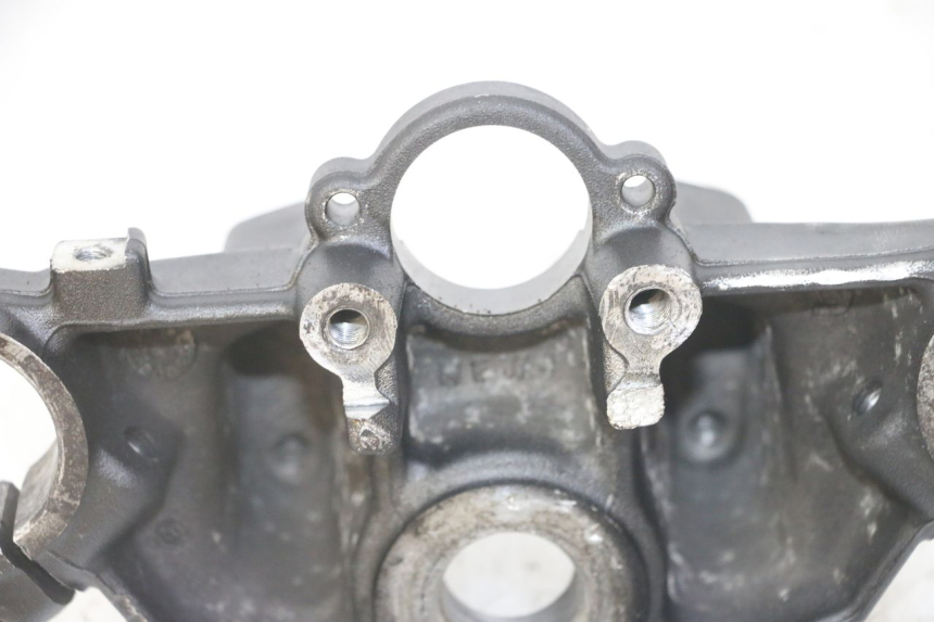 photo de UPPER FORK YOKE HONDA NTV DEAUVILLE ABS 700 (2007 - 2016) - Zoom on usage condition