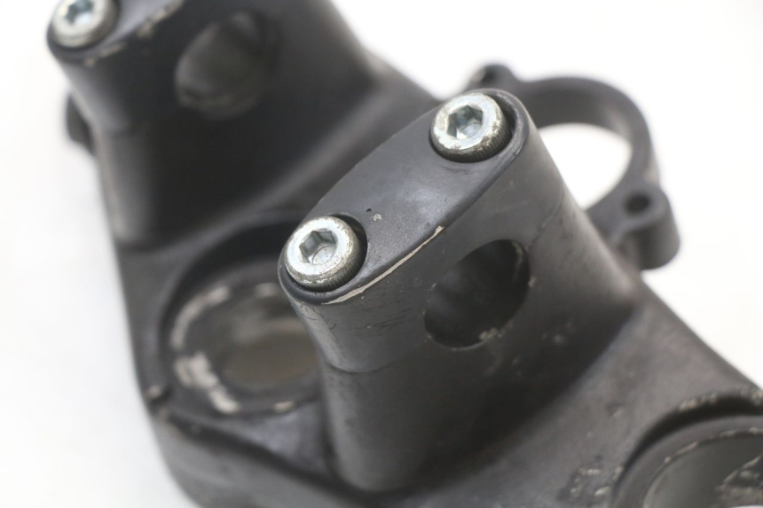 photo de UPPER TRIPLE CLAMP HONDA NTV DEAUVILLE 650 (1998 - 2001) - Zoom on usage condition