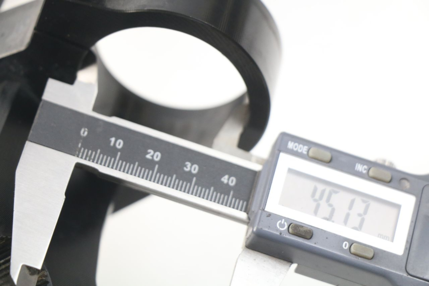 photo de UPPER FORK YOKE YCF R-START 125 - Zoom on usage condition