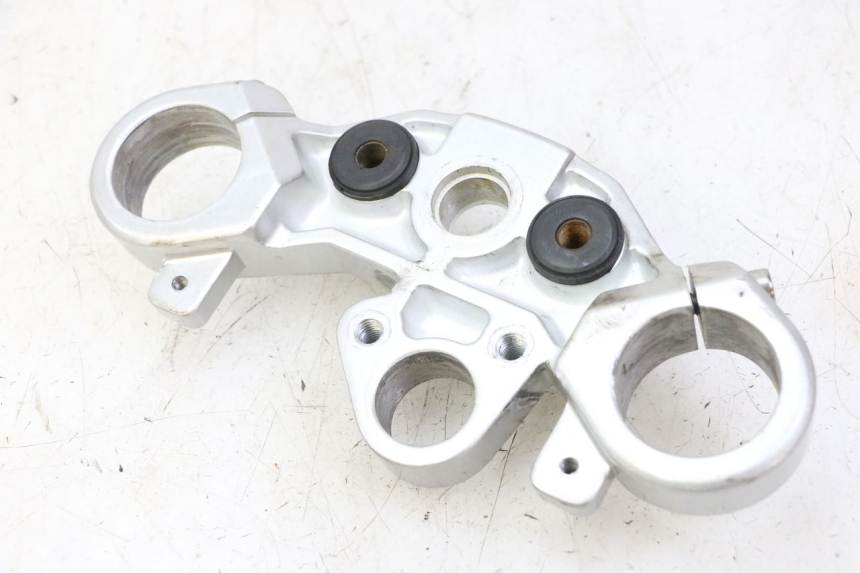 photo de UPPER FORK YOKE MAG POWER R-STREET 50 (2016 - 2025) - Zoom on usage condition