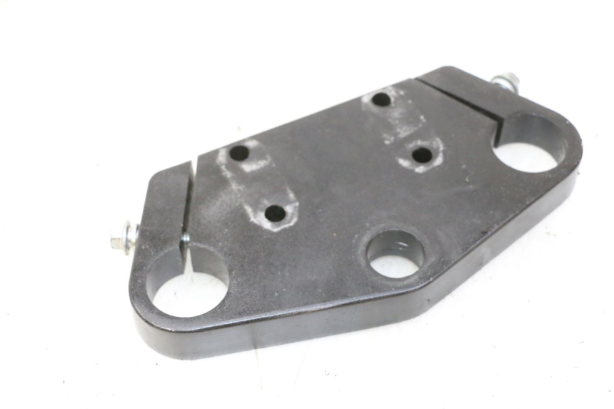 photo de UPPER FORK YOKE APOLLO RFZ 125 - Alternative perspective