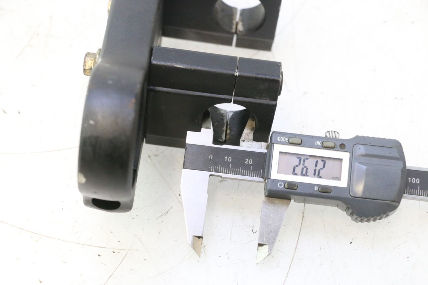 photo de UPPER FORK YOKE APOLLO RFZ 140 - Component detail