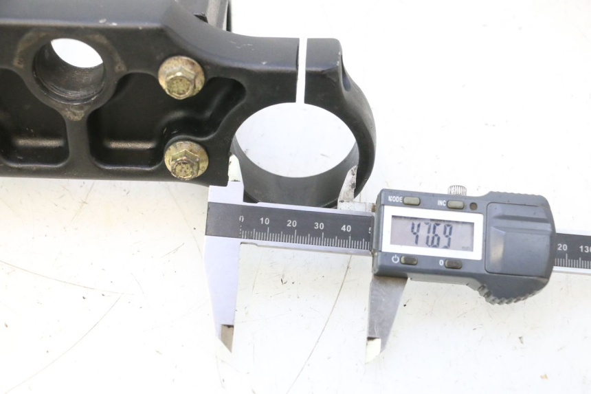 photo de UPPER FORK YOKE APOLLO RFZ 140 - Zoom on usage condition