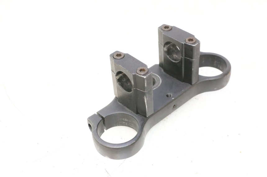 photo de UPPER FORK YOKE APOLLO RFZ 140 - Fixing points details