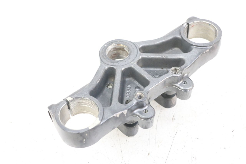 photo de UPPER TRIPLE CLAMP DERBI SENDA SM X-TREME 50 (2006 - 2010) - Zoom on usage condition