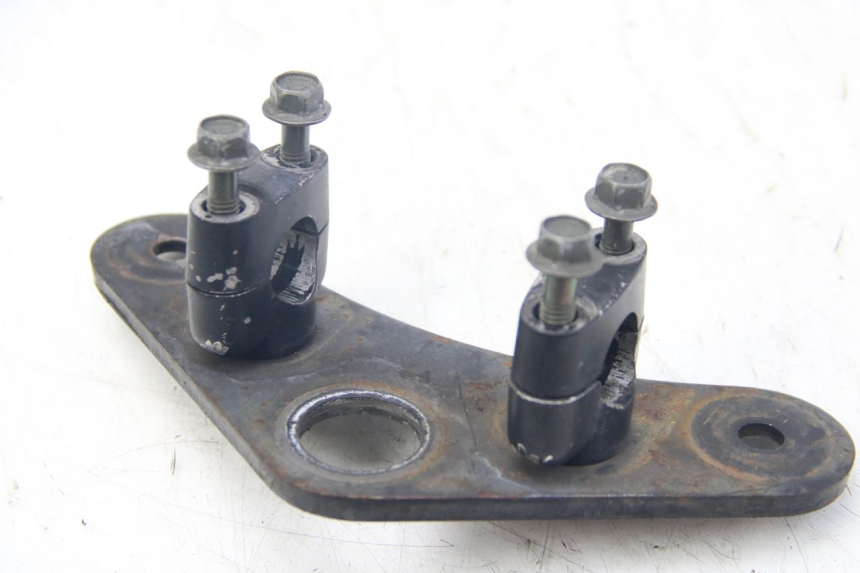 photo de UPPER TRIPLE CLAMP YAMAHA SR 125 (1982 - 2003) - Component detail