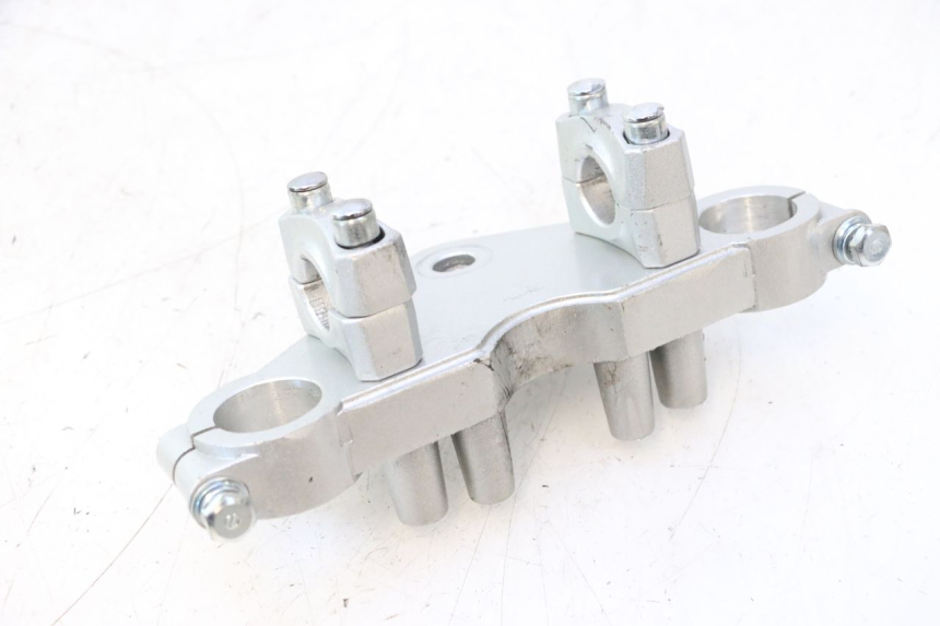 photo de UPPER FORK YOKE YAMASAKI STREET 50 (2013 - 2018) - Technical close-up