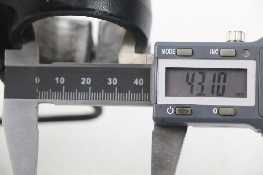 photo de UPPER TRIPLE CLAMP YAMAHA TDM ABS 900 (2002 - 2014) - Component detail