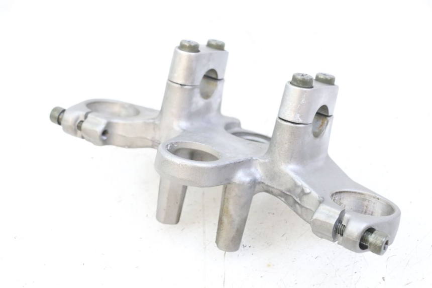 photo de UPPER FORK YOKE YAMAHA TDR DELTABOX 125 (1997 - 2003) - Fixing points details