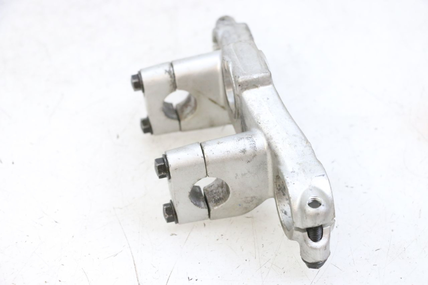 photo de UPPER FORK YOKE YAMAHA TTR 125 (2000 - 2020) - Alternative perspective