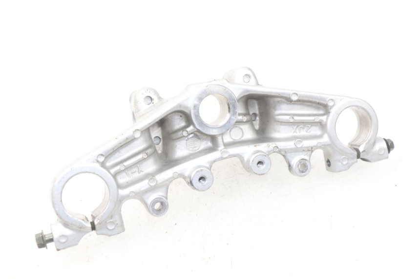 photo de UPPER FORK YOKE YAMAHA TW 125 (1998 - 2002) - Zoom on usage condition