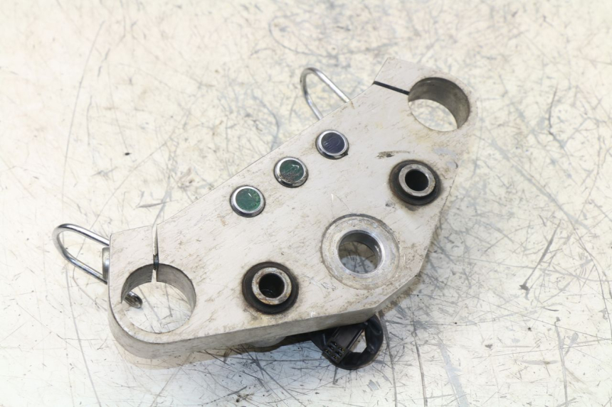 photo de UPPER FORK YOKE DAELIM VT 125 (1998 - 2003) - Product overview