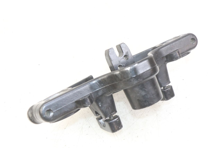 photo de UPPER TRIPLE CLAMP SYM WOLF SB 125 (2011 - 2018) - Alternative perspective