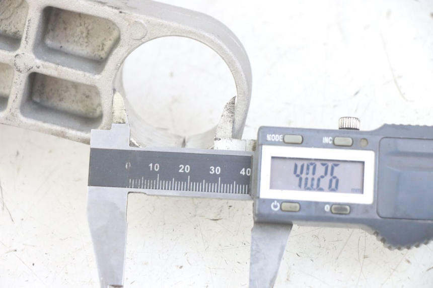 photo de UPPER FORK YOKE KYMCO X-CITING XCITING 400 (2014 - 2018) - Component detail