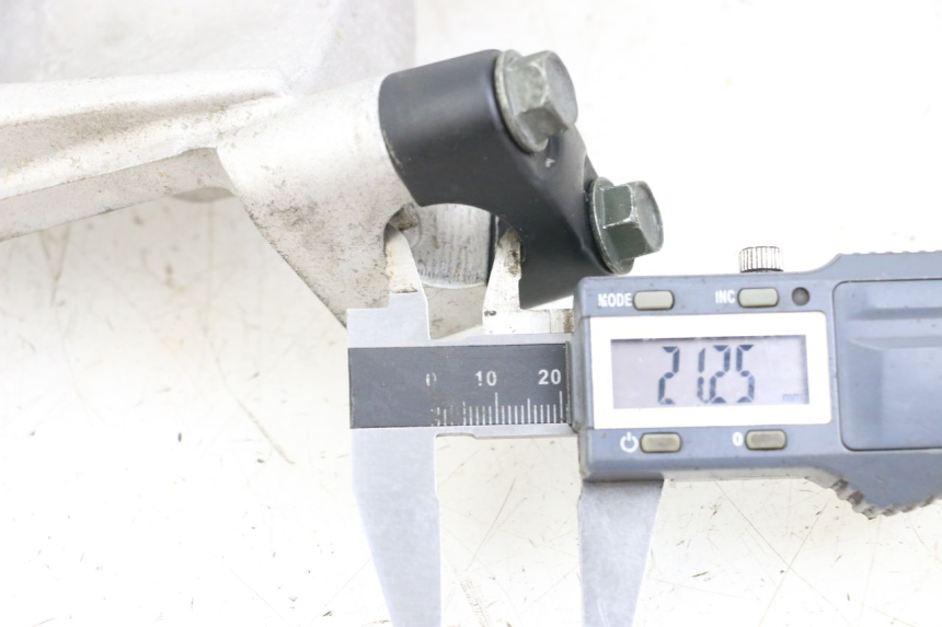 photo de Upper triple clamp KYMCO XCITING 250 (2006 - 2009) - Zoom on usage condition