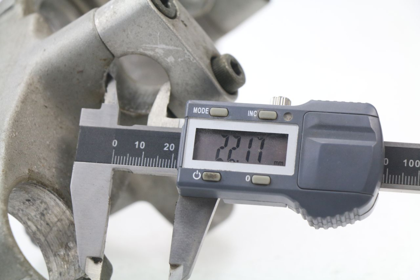 photo de UPPER FORK YOKE YAMAHA XJN XJ N DIVERSION 600 (1994 - 1997) - Component detail