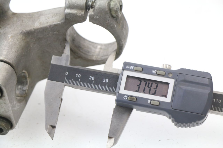 photo de UPPER FORK YOKE YAMAHA XJN XJ N DIVERSION 600 (1994 - 1997) - Zoom on usage condition