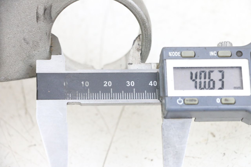 photo de UPPER FORK YOKE YAMAHA XJS DIVERSION 600 (1997 - 1999) - Component detail