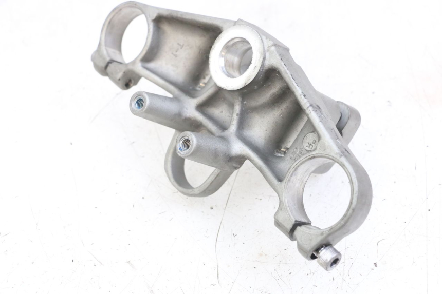 photo de UPPER FORK YOKE YAMAHA XJS DIVERSION 600 (1997 - 1999) - Zoom on usage condition