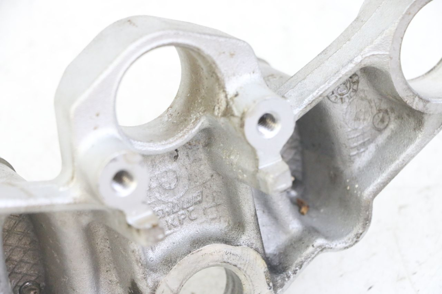 photo de UPPER FORK YOKE HONDA XLV VARADERO 125 (2000 - 2006) - Technical close-up